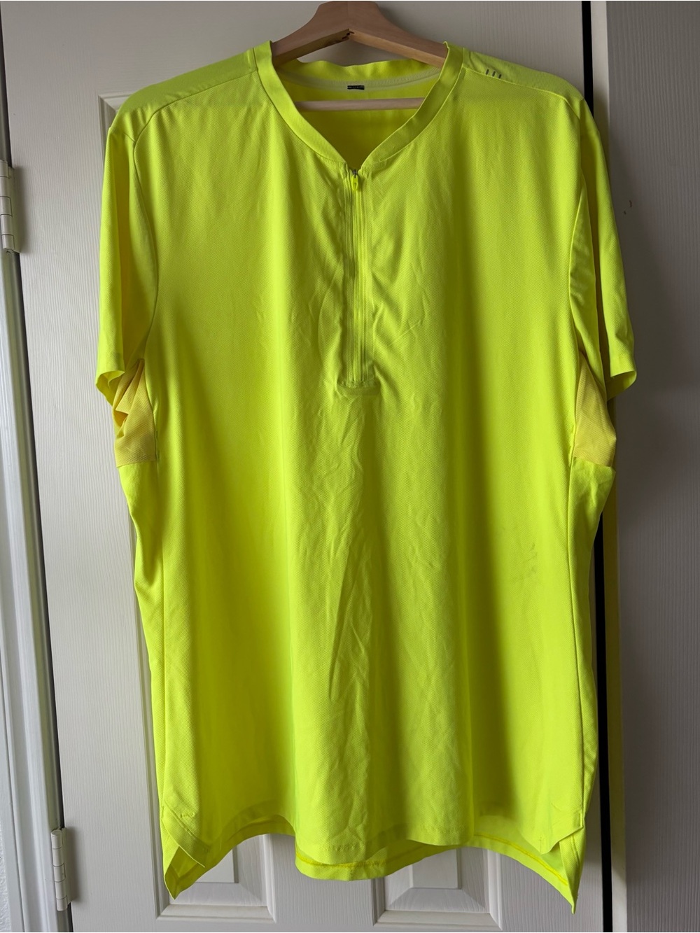 lululemon athletica Men's Neon Yellow Short Sleeve Performance Tee